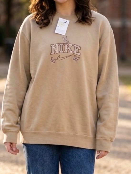 Nike Sweaters - Nike Vintage Style Butterfly Embroidered Sweatshirt Size M